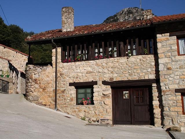 Casa rural LA TAHONA DE BESNES - CASA LA TABLÁ en ALLES, ASTURIAS - AloRústico