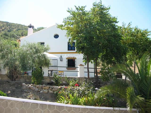 Casa rural MOLINO EL VÍNCULO - CASA DEL ESCONDITE en ZAHARA DE LA SIERRA, CADIZ - AloRústico