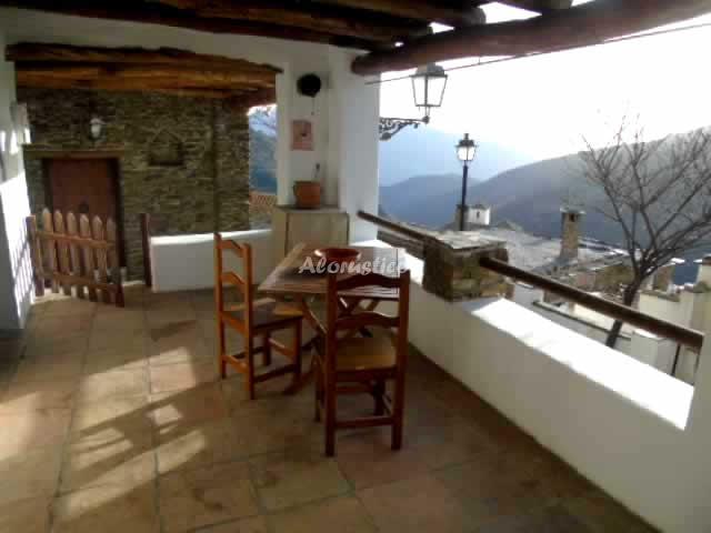 Casa rural LOS HUERTOS APTO 1 (VERDE) en BUBIÓN, GRANADA - AloRústico
