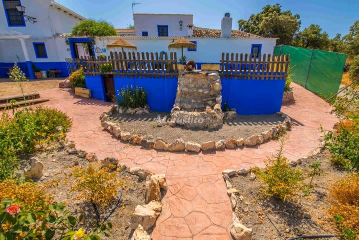 Casa rural CORTIJO LA SIERREZUELA en CASTILLO DE LOCUBÍN, JAEN - AloRústico