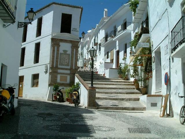 Casa rural CORTIJO CUATRO CAMINOS en FRIGILIANA, MALAGA - AloRústico