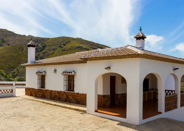 Alojamiento turístico CASA PONIENTE en ALMÁCHAR · MÁLAGA