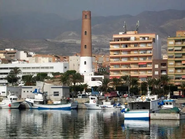 Alojamiento turístico PISO ADRA en ADRA · ALMERÍA