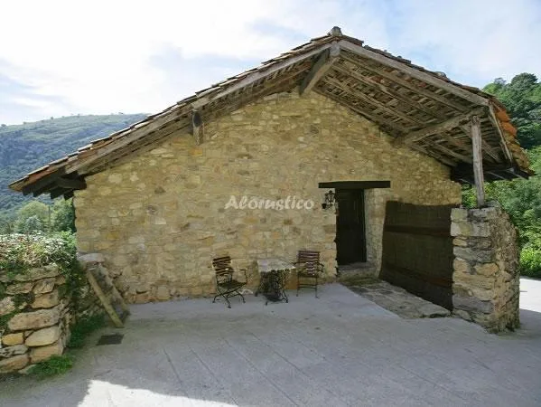 Alojamiento turístico LA TAHONA DE BESNES - CASA EL PAJAR en ALLES · ASTURIAS