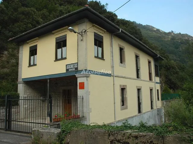 Alojamiento turístico APARTAMENTO DOS AGUAS-ROJO (APTO. 3) en AGUASMESTAS-SOMIEDO · ASTURIAS