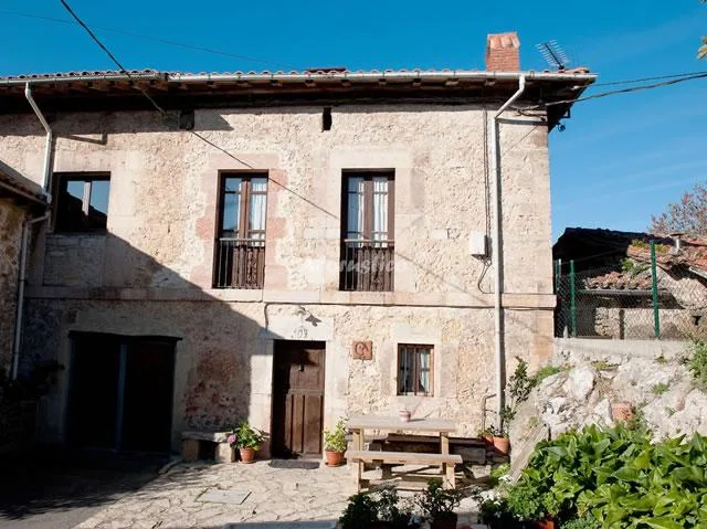 Alojamiento turístico CASA LA BREVAL en ALLES · ASTURIAS