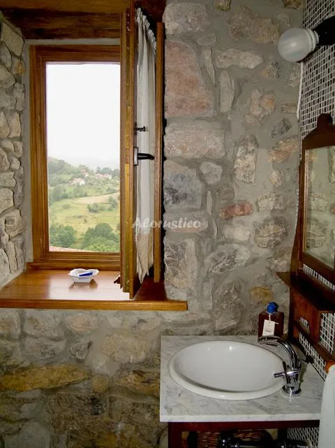 CASA LA TEJA en ALLES — miniatura 4