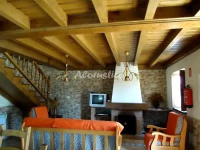 ADELA EL TUXU en CANGAS DE ONÍS — miniatura 7