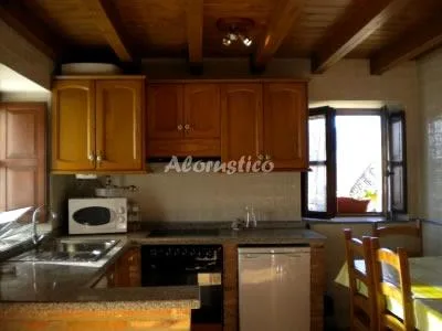 ADELA EL TUXU en CANGAS DE ONÍS — miniatura 13
