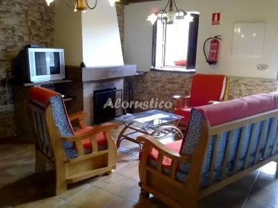 ADELA EL TUXU en CANGAS DE ONÍS — foto 2