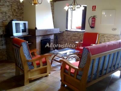 ADELA EL TUXU en CANGAS DE ONÍS — foto 2