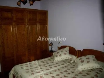 ADELA EL TUXU en CANGAS DE ONÍS — miniatura 5