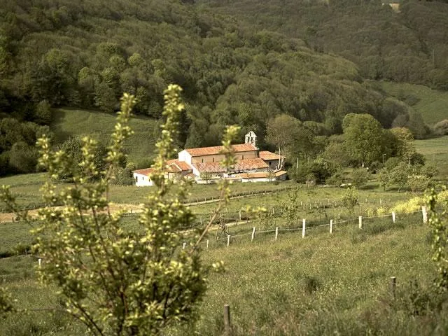 Alojamiento turístico CASA BALBINO en OBONA-TINEO · ASTURIAS