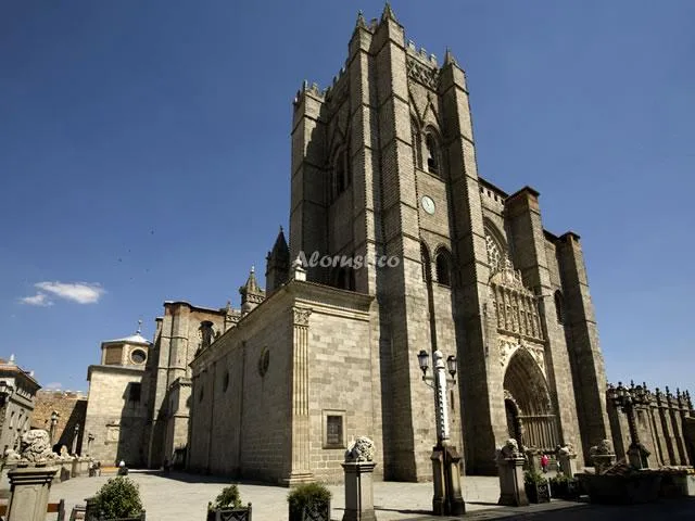 CASA MÓNICA en NARRILLOS DE SAN LEONARDO — miniatura 9