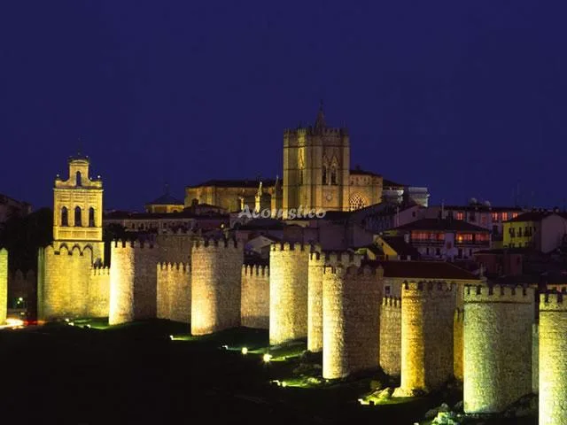 CASA MÓNICA en NARRILLOS DE SAN LEONARDO — miniatura 17