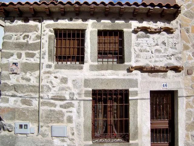 CASA RURAL LOS 2 YUGOS en NAVALUENGA — miniatura 8