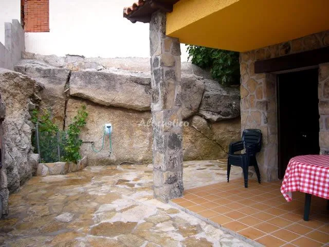 CASA TRINI en VILLANUEVA DE ÁVILA — miniatura 5