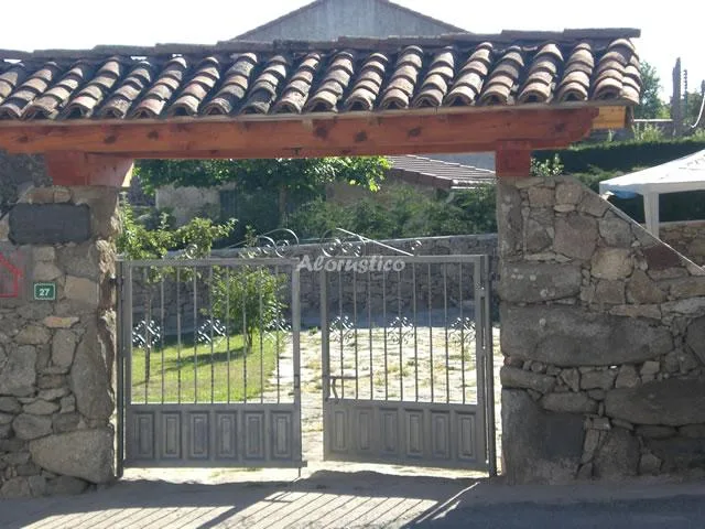 Alojamiento turístico CASA RURAL LA CURVA en NAVARREDONDA DE GREDOS · ÁVILA