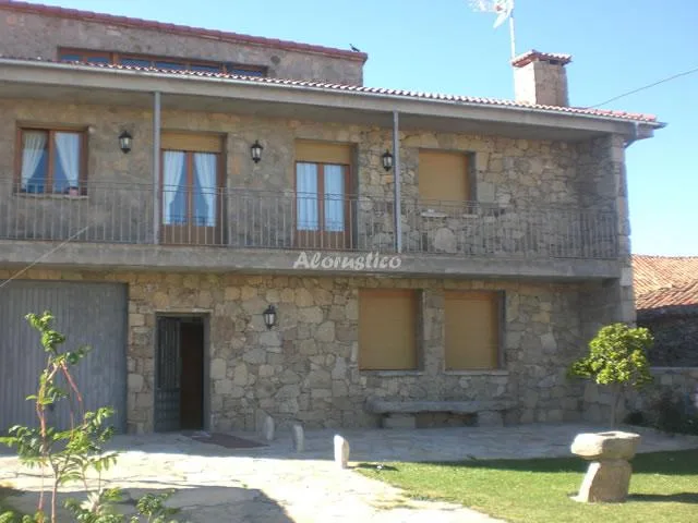CASA RURAL LA CURVA en NAVARREDONDA DE GREDOS — miniatura 6