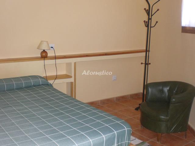 CASA RURAL LA CURVA en NAVARREDONDA DE GREDOS — foto 3