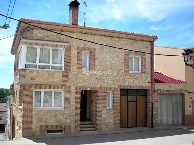 Alojamiento turístico CASA RURAL LOS TERCIOS en BAÑOS DE VALDEARADOS · BURGOS