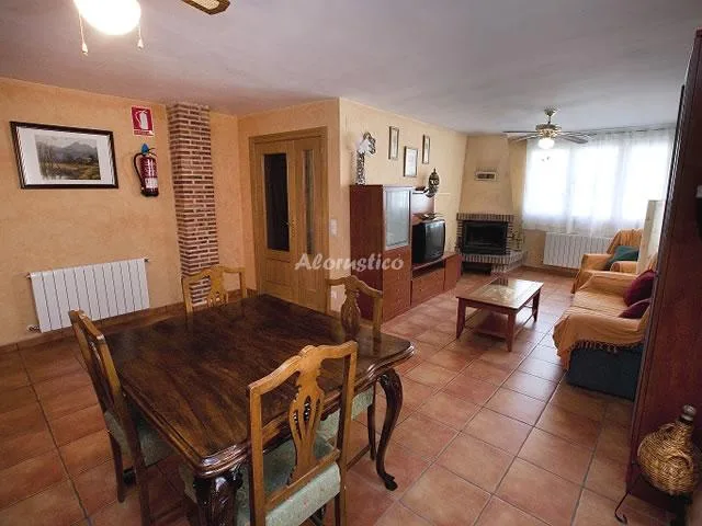 CASA RURAL LOS TERCIOS en BAÑOS DE VALDEARADOS — miniatura 5