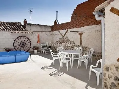 CASA RURAL LOS TERCIOS en BAÑOS DE VALDEARADOS — miniatura 4