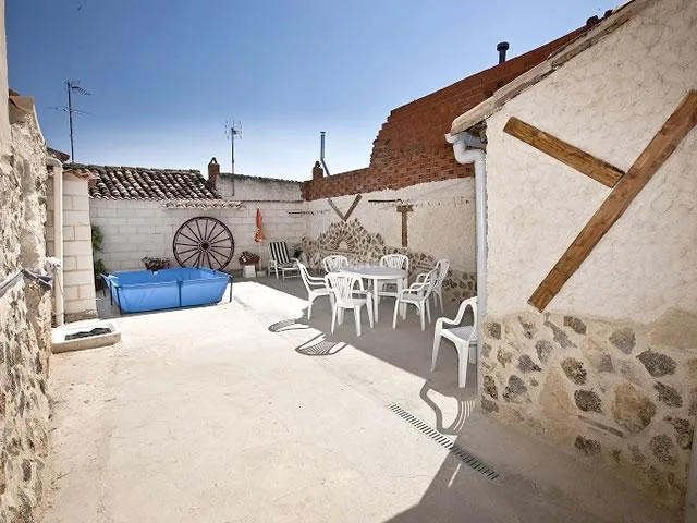 CASA RURAL LOS TERCIOS en BAÑOS DE VALDEARADOS — miniatura 12