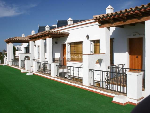 Alojamiento turístico APARTAMENTOS EL ROQUEO en CONIL DE LA FRONTERA, CÁDIZ
