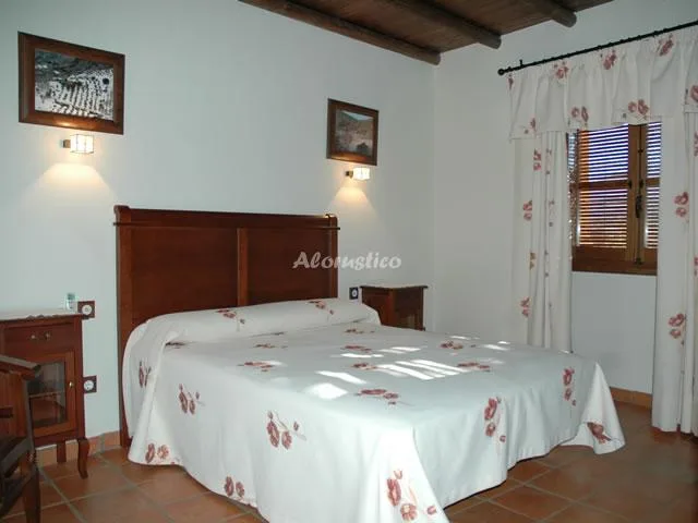 CASA RURAL BAÑOS en GUADALUPE — foto 2