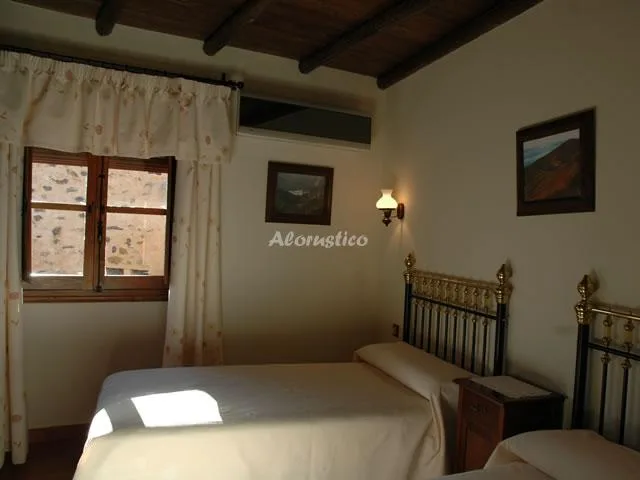 CASA RURAL BAÑOS en GUADALUPE — miniatura 8
