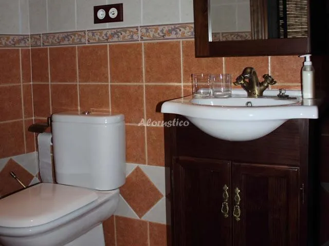 CASA RURAL BAÑOS en GUADALUPE — foto 3