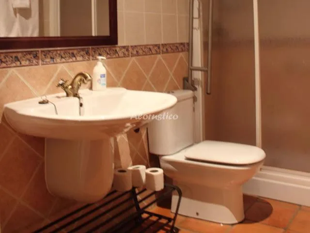 CASA RURAL BAÑOS en GUADALUPE — miniatura 9