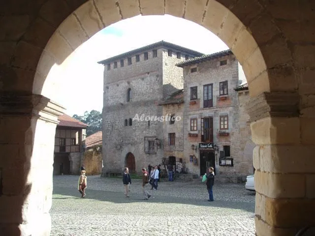HABITACIÓN BARRIO CAMPLENGO en SANTILLANA DEL MAR — miniatura 9