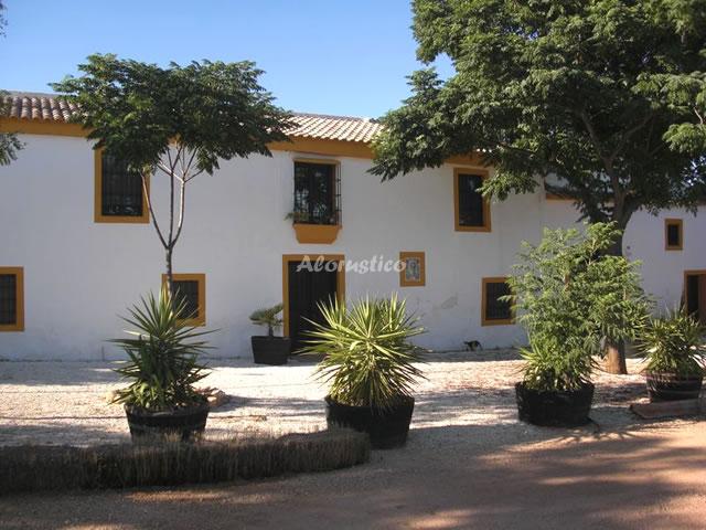 Alojamiento turístico CORTIJO CAÑADA AFÁN en PUENTE GENIL, CÓRDOBA