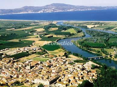 Alojamiento turístico MAS DEL JONCAR-HABT. MATRIMONIO (CON SALIDA AL JARDÍN) en SANT PERE PESCADOR, GIRONA