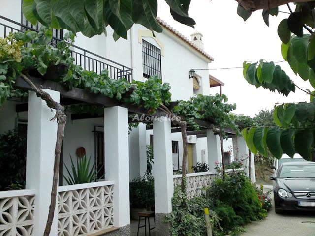 Alojamiento turístico CORTIJO TEJAR ALTO en LOS CARLOS (LUJAR), GRANADA
