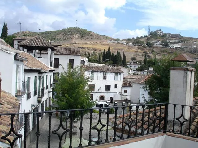 EL BALCÓN DEL ALBAICÍN-BAJO B en GRANADA — miniatura 7