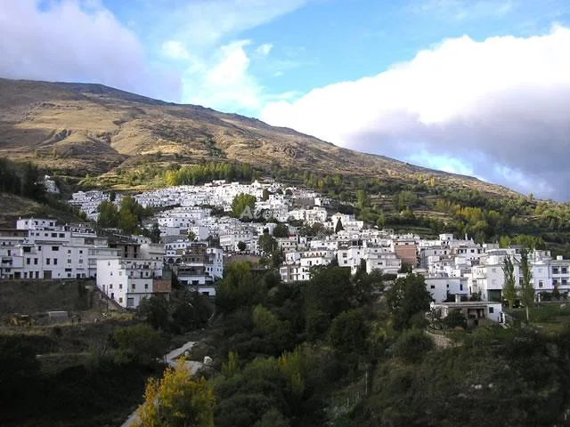 Alojamiento turístico CASA DE ARRIBA en TREVÉLEZ · GRANADA