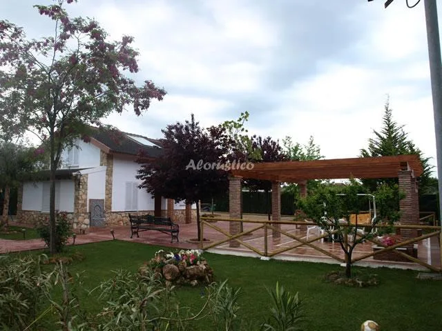 Alojamiento turístico CORTIJO LOS CORRALES en DURCAL · GRANADA
