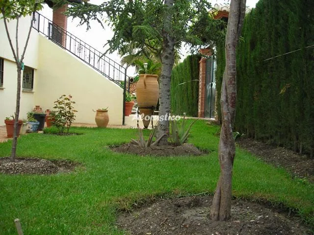 VILLA EL ÁNFORA en CÚLLAR VEGA — miniatura 5