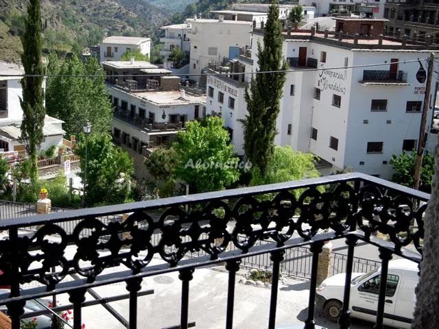 Alojamiento turístico CASA ROSA en TREVÉLEZ · GRANADA