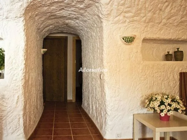 CUEVA ADONIA en FREILA — miniatura 12