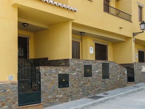 ALOJAMIENTOS MEDINA-LAS ERAS en GÜEVÉJAR — miniatura 6