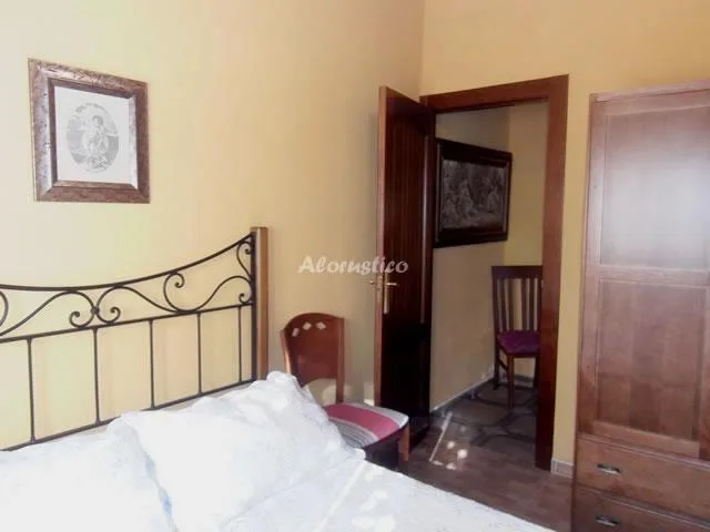 CASA LAUREL Y ROMERO en NIGUELAS — miniatura 19
