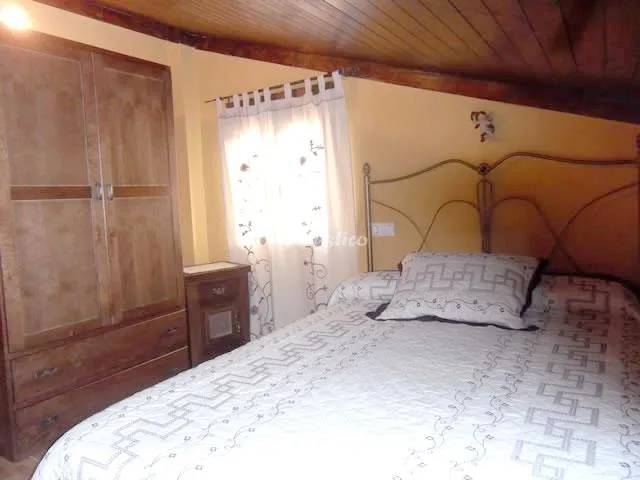 CASA LAUREL Y ROMERO en NIGUELAS — miniatura 5
