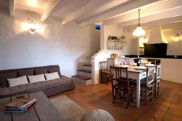 CASA DE LA ROCA en PITRES — foto 3