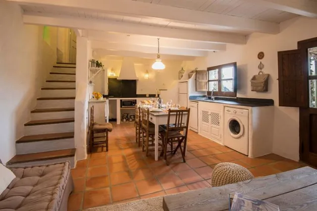 CASA DE LA ROCA en PITRES — miniatura 19