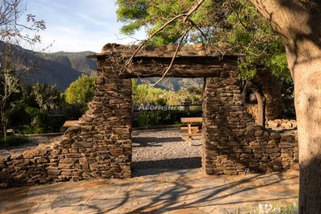 CASA DE LA ROCA en PITRES — miniatura 24