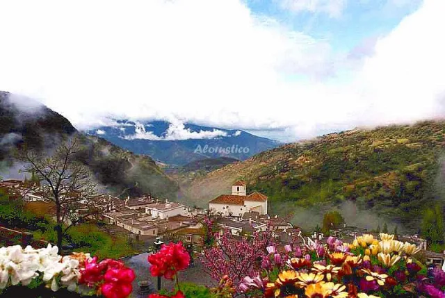 Alojamiento turístico CASA LA VILLA en BUBIÓN · GRANADA